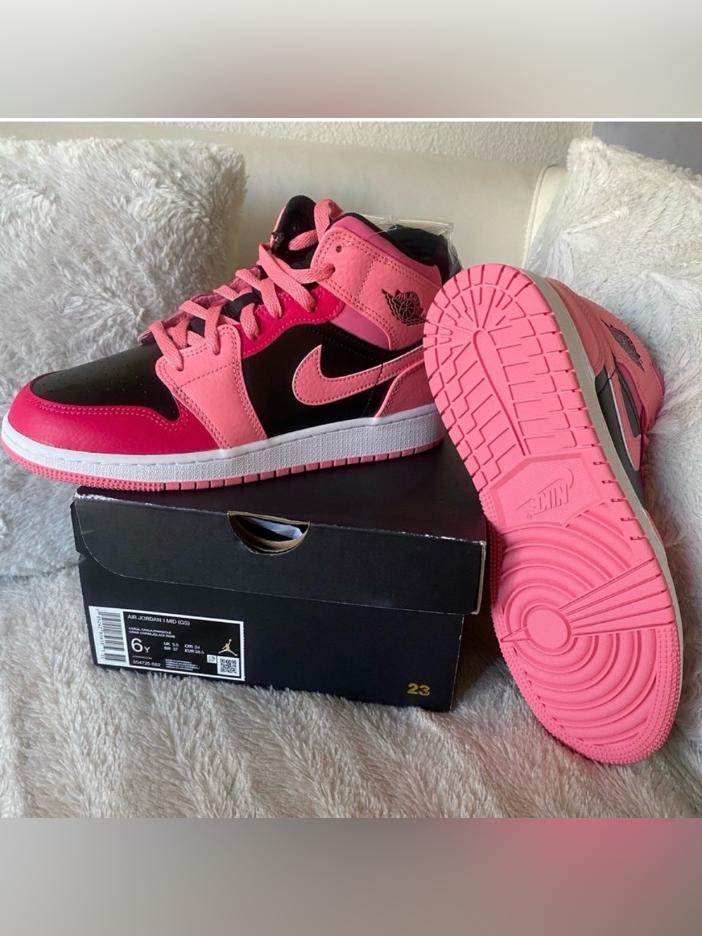 NWT Jordan Air Jordan 1 Mid (GS) Coral Chalk / Pinksicle 6Y